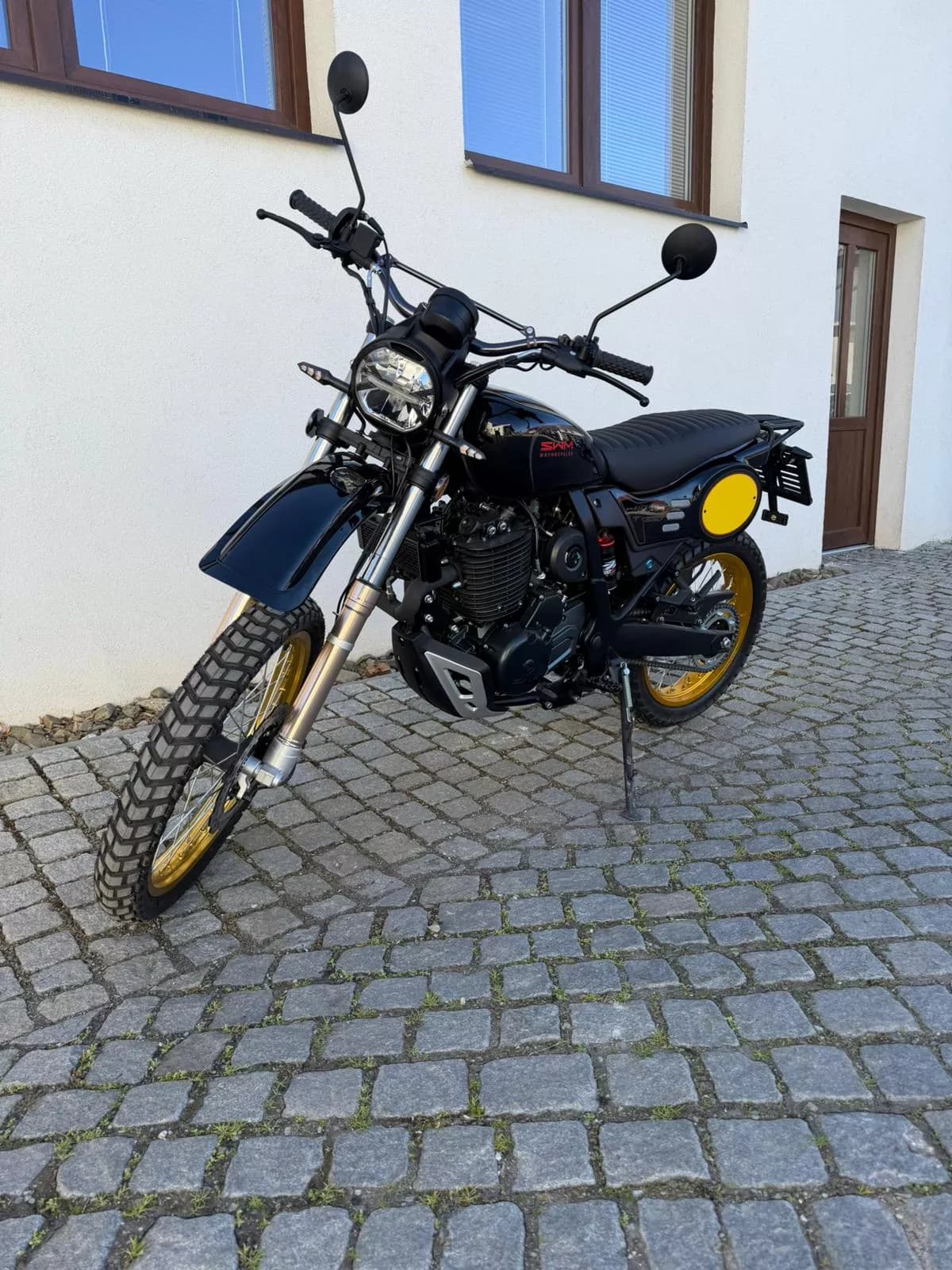 SWM - SILVER VASE T - BLACK - PREDVÁDZACÍ MOTOCYKEL
